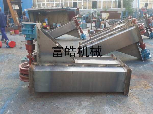 環(huán)鏈提升機適用于粉狀、顆粒狀物料